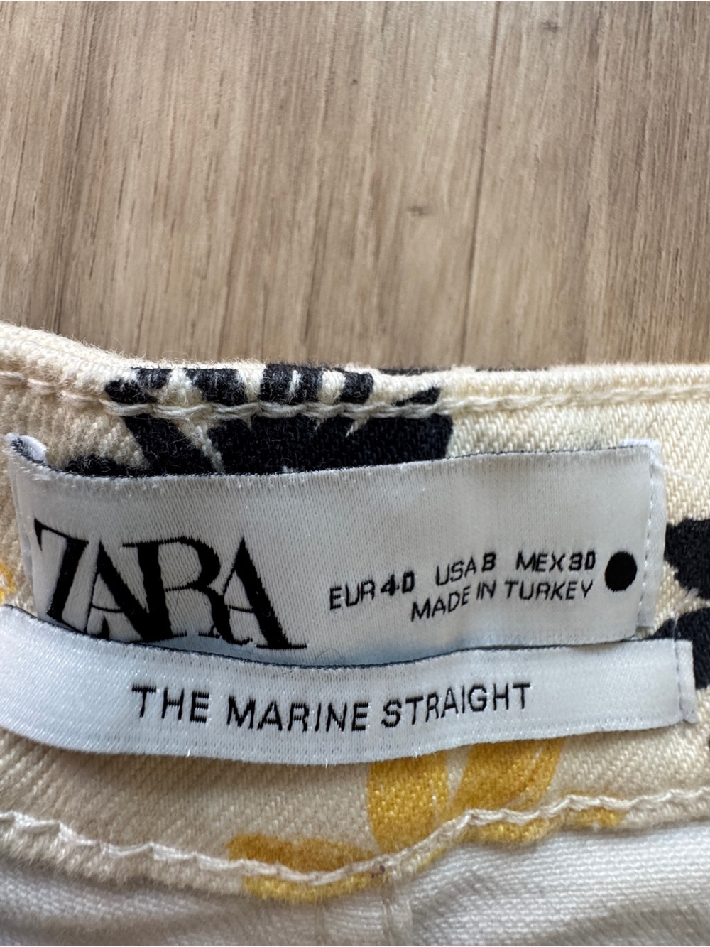 Zara The Marine Straight Jean in Daisy Print Size 8 - Picture 6 of 10